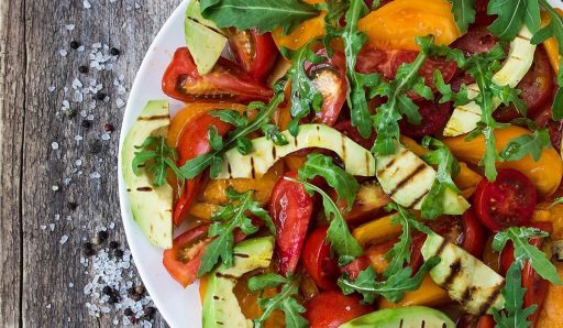 Salad with sun-dried tomatoes